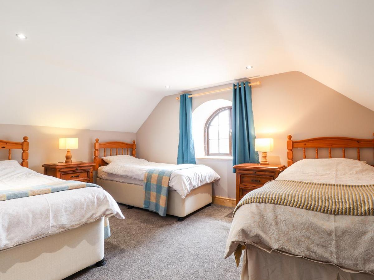 Barn Court * Narberth